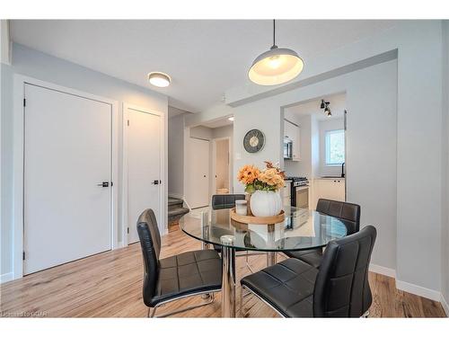 121-31 Greengate Road, Guelph, ON - Indoor Photo Showing Dining Room