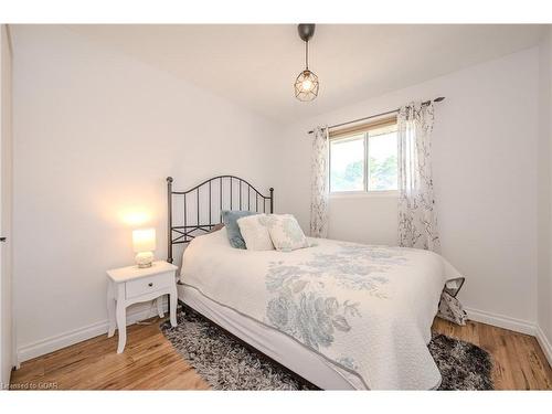 121-31 Greengate Road, Guelph, ON - Indoor Photo Showing Bedroom