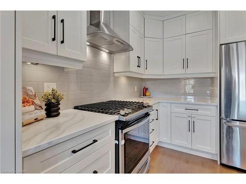 40 Mussen Street, Guelph, ON - Indoor Photo Showing Kitchen With Stainless Steel Kitchen With Upgraded Kitchen