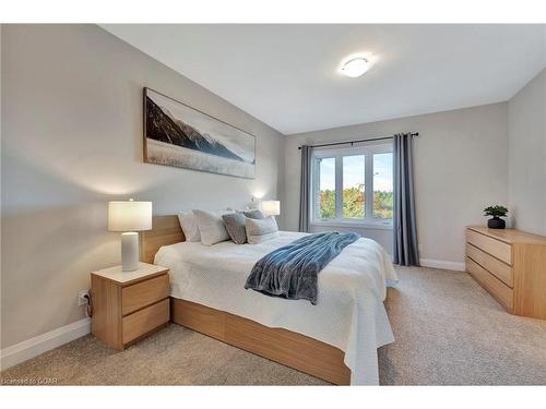 40 Mussen Street, Guelph, ON - Indoor Photo Showing Bedroom