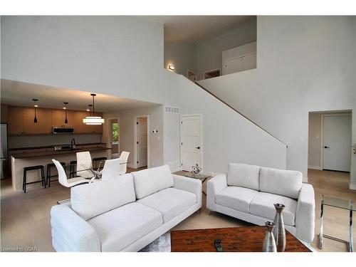 179048 Grey Road 17 Road, Georgian Bluffs, ON - Indoor Photo Showing Living Room