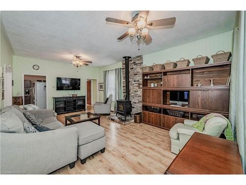 435 York Road, Guelph, ON - Indoor Photo Showing Living Room