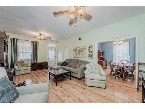 435 York Road, Guelph, ON - Indoor Photo Showing Living Room