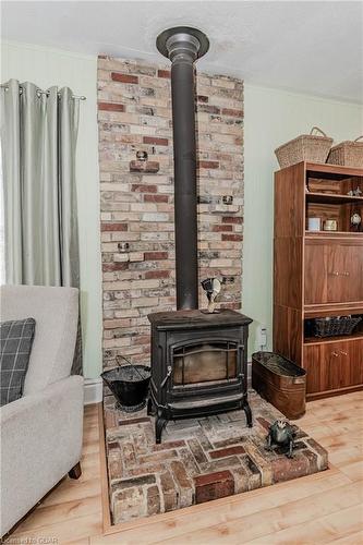 435 York Road, Guelph, ON - Indoor Photo Showing Living Room With Fireplace