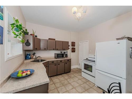 435 York Road, Guelph, ON - Indoor Photo Showing Kitchen