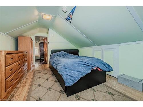 435 York Road, Guelph, ON - Indoor Photo Showing Bedroom