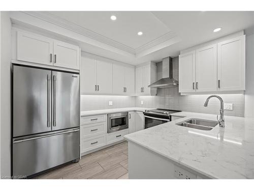 808-1878 Gordon Street, Guelph, ON - Indoor Photo Showing Kitchen With Stainless Steel Kitchen With Double Sink With Upgraded Kitchen