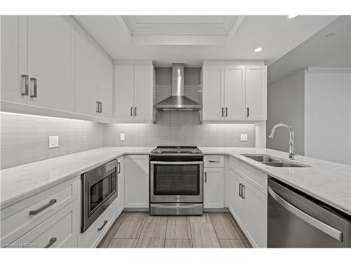 808-1878 Gordon Street, Guelph, ON - Indoor Photo Showing Kitchen With Stainless Steel Kitchen With Double Sink With Upgraded Kitchen