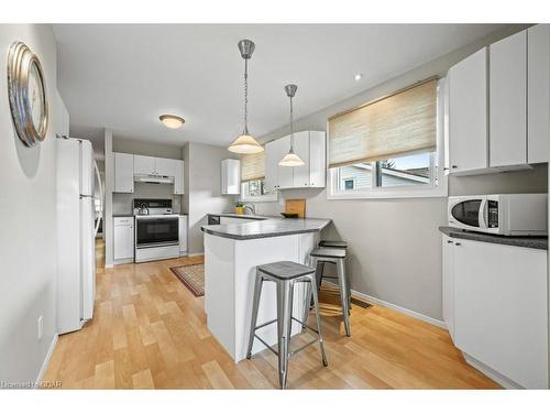 14 Avra Court, Guelph, ON - Indoor Photo Showing Kitchen