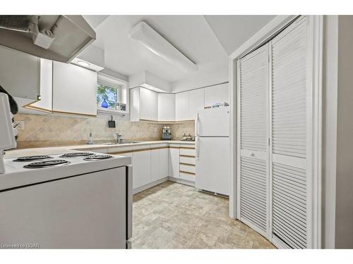 14 Avra Court, Guelph, ON - Indoor Photo Showing Kitchen