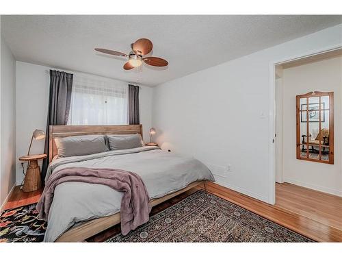 31-129 Victoria Road N, Guelph, ON - Indoor Photo Showing Bedroom