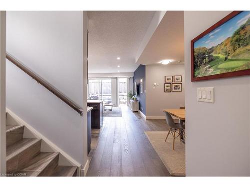 17-32 Arkell Road, Guelph, ON - Indoor Photo Showing Other Room