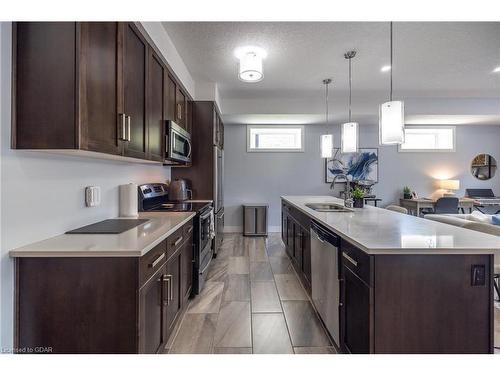 17-32 Arkell Road, Guelph, ON - Indoor Photo Showing Kitchen With Double Sink With Upgraded Kitchen