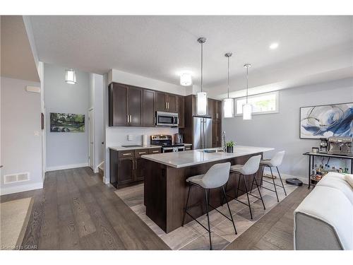 17-32 Arkell Road, Guelph, ON - Indoor Photo Showing Kitchen With Stainless Steel Kitchen With Upgraded Kitchen