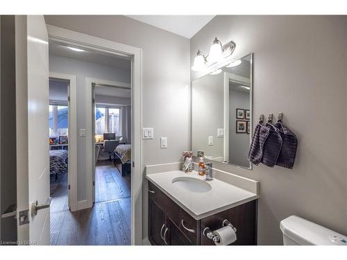 17-32 Arkell Road, Guelph, ON - Indoor Photo Showing Bathroom