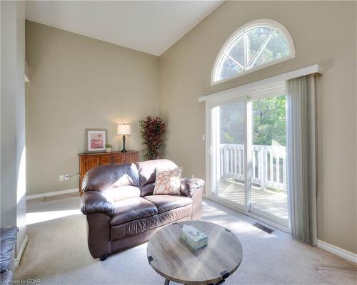 17-131 Traynor Avenue, Kitchener, ON - Indoor Photo Showing Living Room