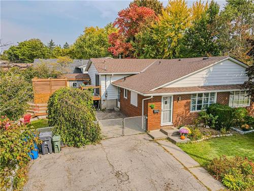 39 Inverness Drive, Guelph, ON - Outdoor