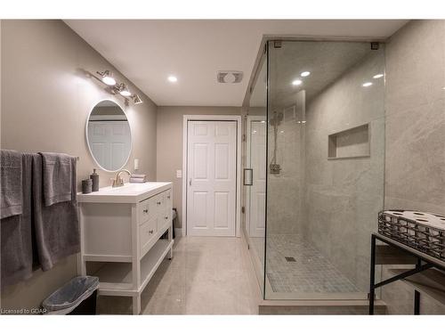 1207 Halsey Lane, Pickering, ON - Indoor Photo Showing Bathroom