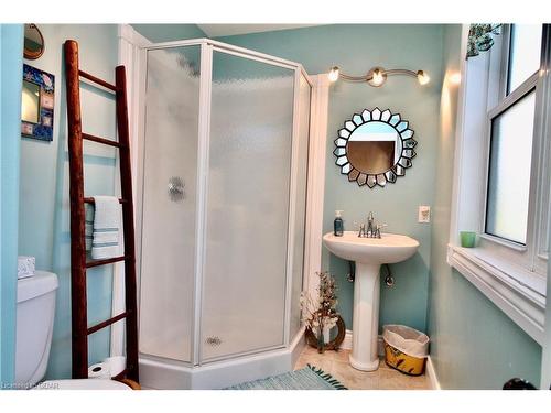 211 Eagle Road, Northern Bruce Peninsula, ON - Indoor Photo Showing Bathroom