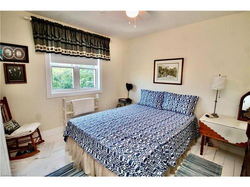 211 Eagle Road, Northern Bruce Peninsula, ON - Indoor Photo Showing Bedroom