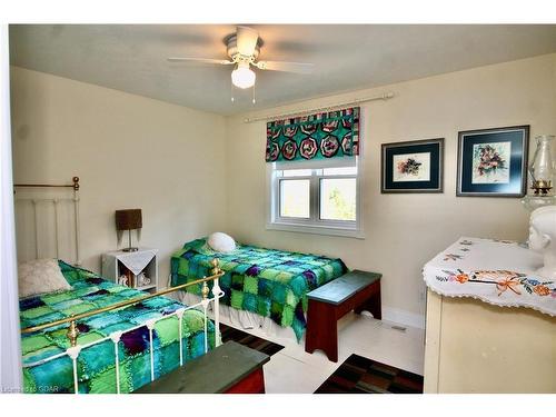 211 Eagle Road, Northern Bruce Peninsula, ON - Indoor Photo Showing Bedroom