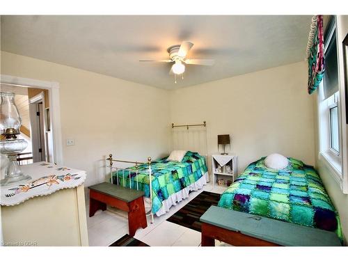 211 Eagle Road, Northern Bruce Peninsula, ON - Indoor Photo Showing Bedroom