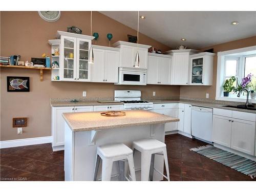 211 Eagle Road, Northern Bruce Peninsula, ON - Indoor Photo Showing Kitchen