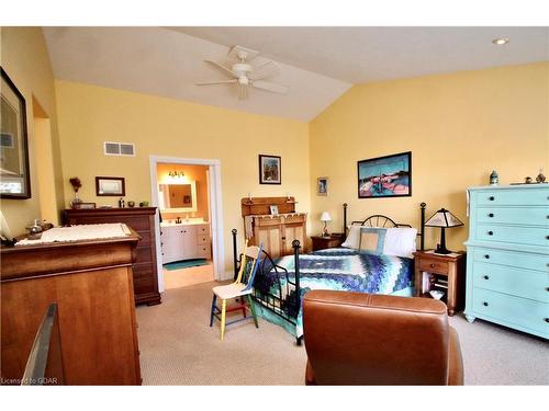 211 Eagle Road, Northern Bruce Peninsula, ON - Indoor Photo Showing Bedroom