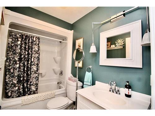 211 Eagle Road, Northern Bruce Peninsula, ON - Indoor Photo Showing Bathroom