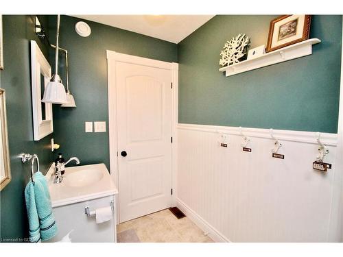 211 Eagle Road, Northern Bruce Peninsula, ON - Indoor Photo Showing Bathroom