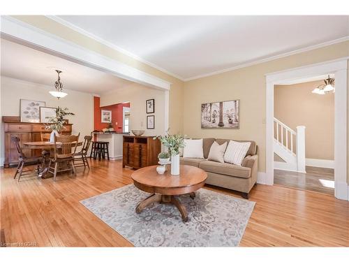 315 St Andrew Street E, Fergus, ON - Indoor Photo Showing Living Room