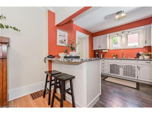 315 St Andrew Street E, Fergus, ON - Indoor Photo Showing Kitchen