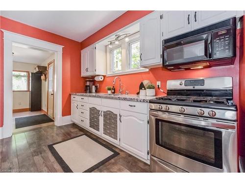 315 St Andrew Street E, Fergus, ON - Indoor Photo Showing Kitchen