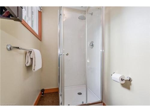 315 St Andrew Street E, Fergus, ON - Indoor Photo Showing Bathroom