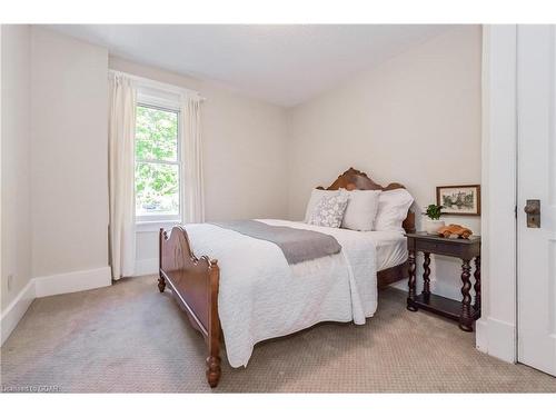 315 St Andrew Street E, Fergus, ON - Indoor Photo Showing Bedroom