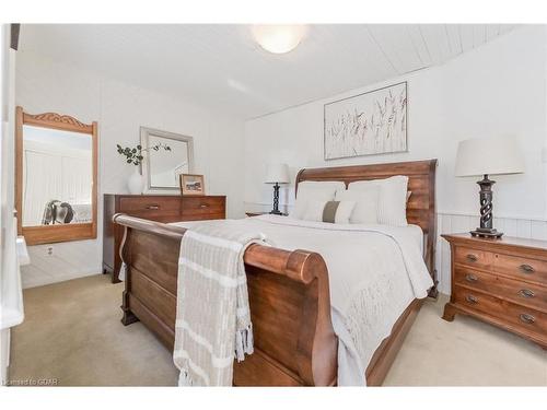 315 St Andrew Street E, Fergus, ON - Indoor Photo Showing Bedroom