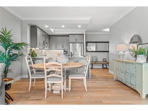 406-1880 Gordon Street, Guelph, ON - Indoor Photo Showing Dining Room