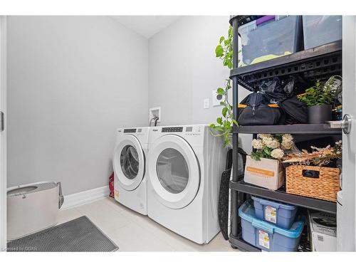 406-1880 Gordon Street, Guelph, ON - Indoor Photo Showing Laundry Room