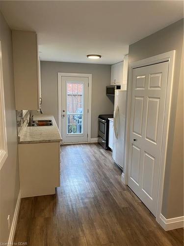 14 Lonsdale Drive, Guelph, ON - Indoor Photo Showing Laundry Room