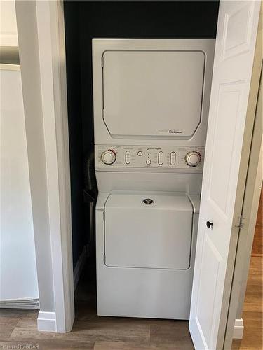 14 Lonsdale Drive, Guelph, ON - Indoor Photo Showing Laundry Room