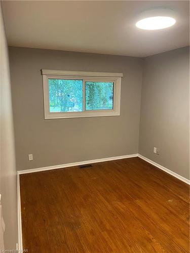 14 Lonsdale Drive, Guelph, ON - Indoor Photo Showing Other Room