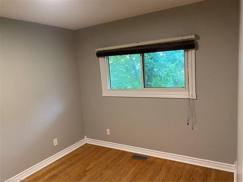 14 Lonsdale Drive, Guelph, ON - Indoor Photo Showing Other Room