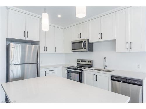 505-332 Gosling Gardens, Guelph, ON - Indoor Photo Showing Kitchen With Double Sink With Upgraded Kitchen