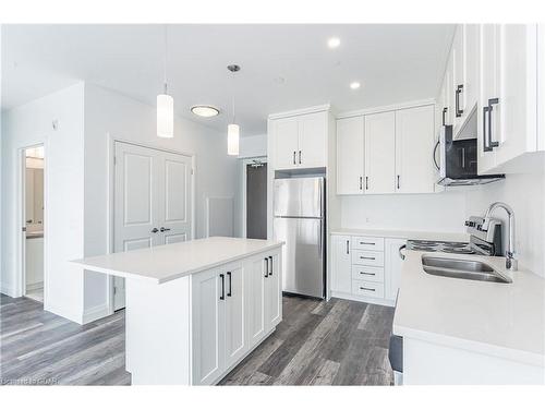 505-332 Gosling Gardens, Guelph, ON - Indoor Photo Showing Kitchen With Double Sink With Upgraded Kitchen