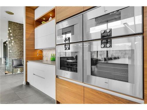 164 Hume Road, Puslinch, ON - Indoor Photo Showing Kitchen