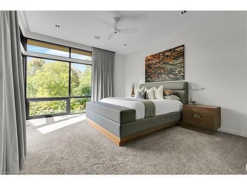 164 Hume Road, Puslinch, ON - Indoor Photo Showing Bedroom