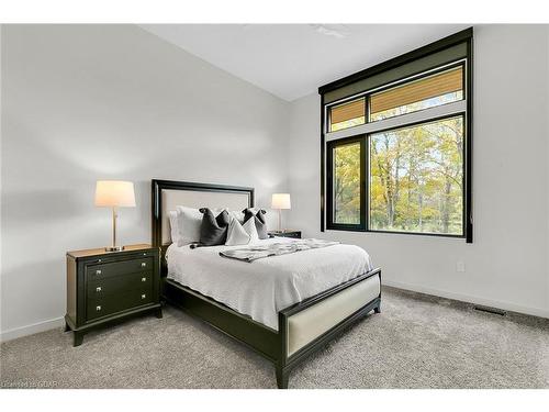 164 Hume Road, Puslinch, ON - Indoor Photo Showing Bedroom