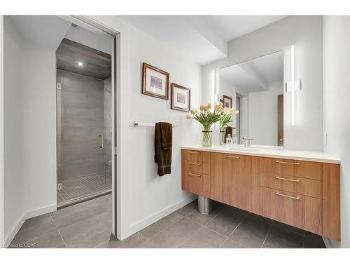 164 Hume Road, Puslinch, ON - Indoor Photo Showing Bathroom