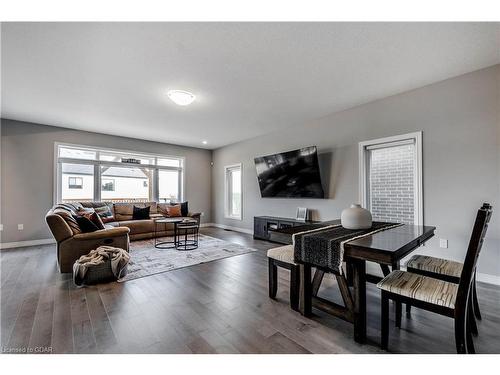 49 Keating Street, Guelph, ON - Indoor Photo Showing Living Room