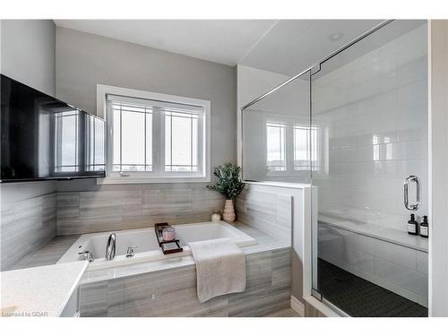 49 Keating Street, Guelph, ON - Indoor Photo Showing Bathroom